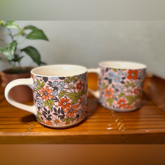 Coco + Lola Stackable Ceramic Mug Set | 70s Wildflowers Pink Flower | Retro - Picture 1 of 4